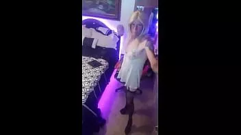 تشغيل سيسي إيزاميونو تلعب بالكاميرا
