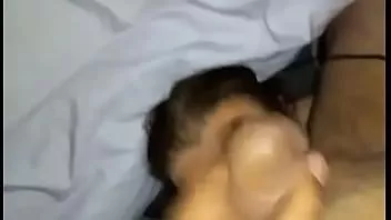 Afspelen Ze rimt me totdat ik haar een gezichtsbehandeling geef