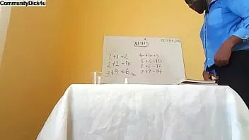 Reproducir Profesor de matemáticas de Communitydick4u hablando y masturbándose hasta correrse.