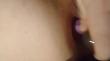 play سيسي تمتد كس مع دسار معقود