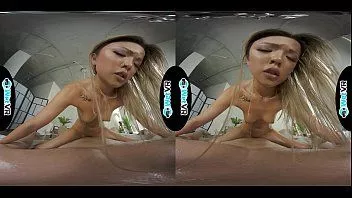 play Wetvr asiatische Massageschlampe hat besondere Melkfähigkeiten vr