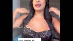 播放 黑发素人克里斯 Hotwife 的公开恶作剧和性事实