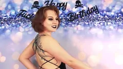 play Azgın Milf, doğum gününü yaramaz itiraflar ve sulu eşek ile kutluyor