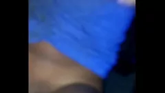 播放 黑色美女在顽皮的汽车骑行中得到生鸡巴