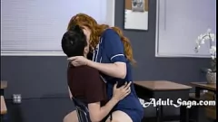 Reproduzir Professor alto de MILF trai o marido com estudante pendurado - Encontro Hardcore