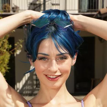Porno Yıldızı Jewelz Blu